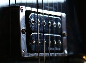 レフティギターのピックアップの選び方: 音楽表現のカギを握る要素